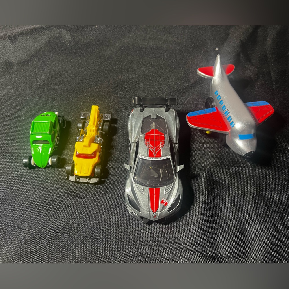 Random toy car/plane lot